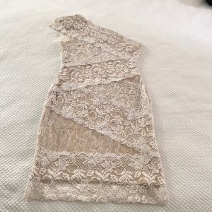 COPY - Bebe lace dress